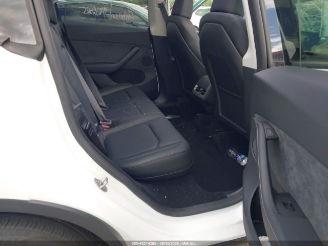 2025 TESLA MODEL Y 7SAYGDED6SA373016 Photo 7