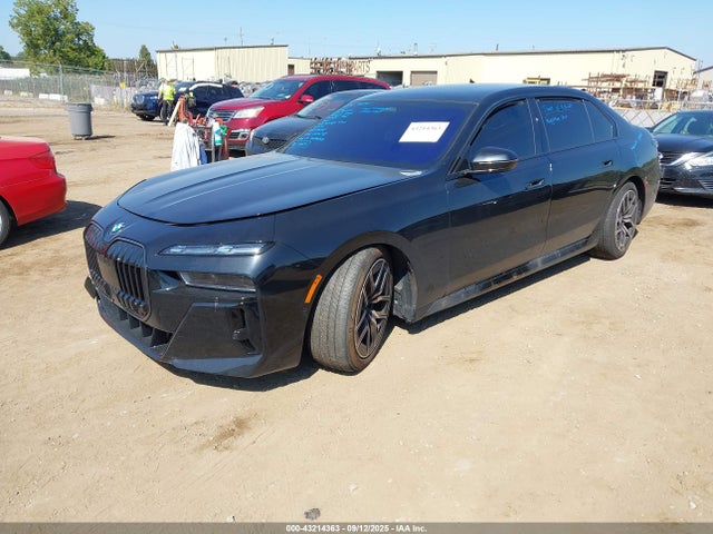 2024 BMW 760 WBA33EJ08RCR08236 Photo 1
