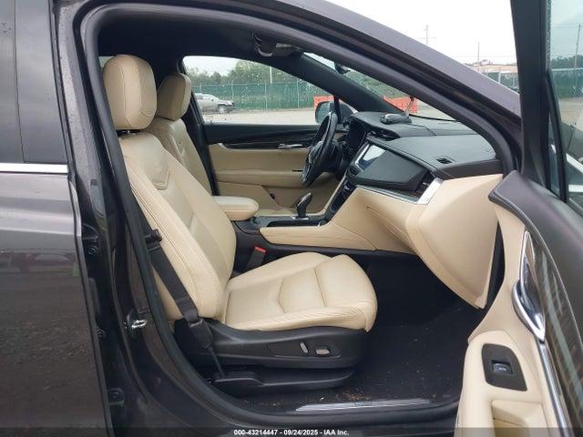 Cadillac lgx - di: direct injection, vvt: variable valve timing, alum, gen 2 2017 1GYKNARS8HZ182634 Image 5