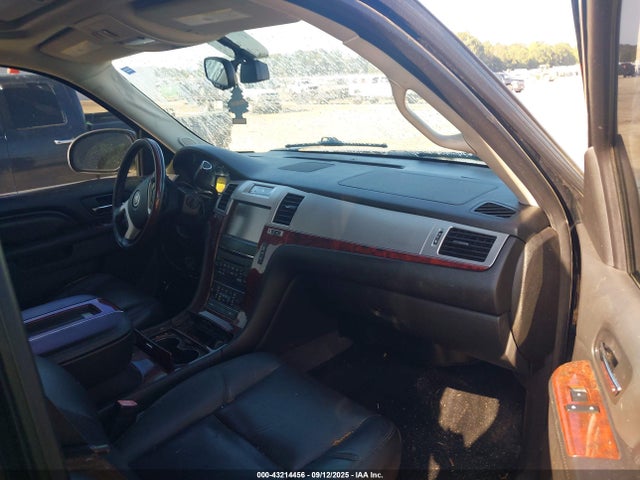 2013 CADILLAC ESCALADE ESV 1GYS4JEF1DR152882 Photo 4