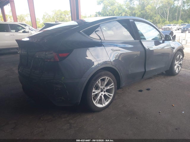 2021 TESLA MODEL Y 5YJYGDEEXMF301828 Photo 3