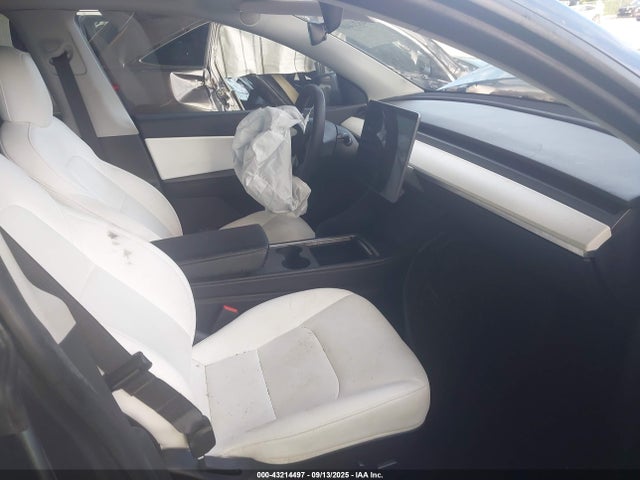 2021 TESLA MODEL Y 5YJYGDEEXMF301828 Photo 4