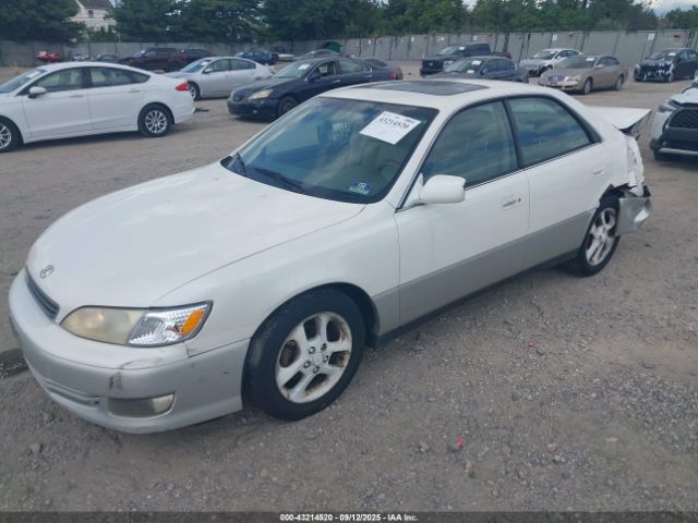 2000 LEXUS ES 300 JT8BF28G7Y5098431 Photo 1