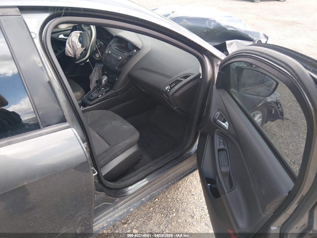 43214541 :رقم المزاد ، 1FADP3F2XHL277178 vin ، 2017 Ford Focus Se مزاد بيع