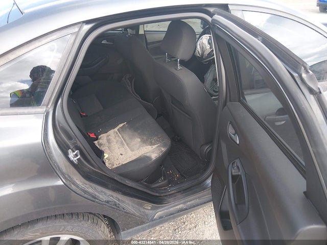 43214541 :رقم المزاد ، 1FADP3F2XHL277178 vin ، 2017 Ford Focus Se مزاد بيع