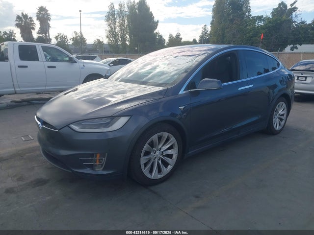 2017 TESLA MODEL X 5YJXCAE22HF076094 Photo 1