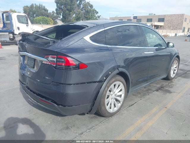 2017 TESLA MODEL X 5YJXCAE22HF076094 Photo 3