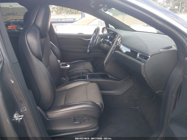 2017 TESLA MODEL X 5YJXCAE22HF076094 Photo 4