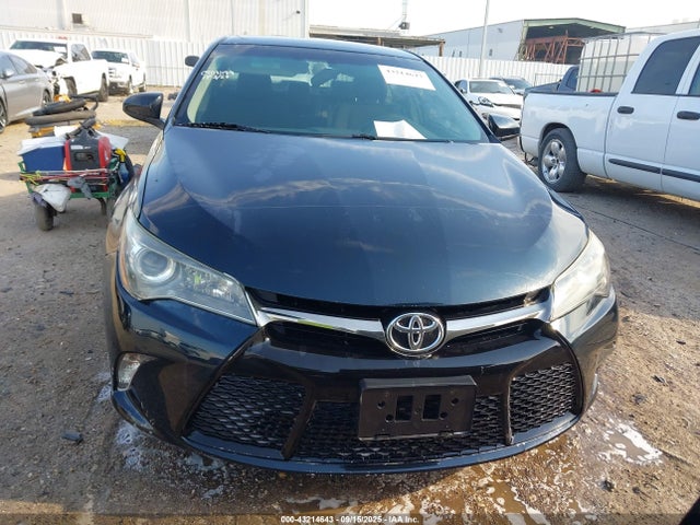 43214643 :رقم المزاد ، 4T1BF1FK6HU793066 vin ، 2017 Toyota Camry Se مزاد بيع