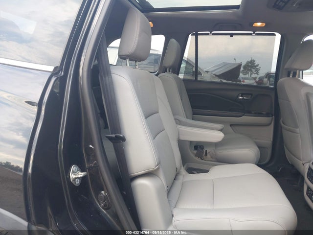 Honda j35y6 2017 5FNYF6H04HB034979 Image 8