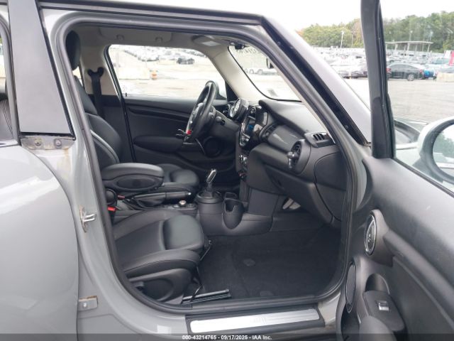 2021 MINI HARDTOP WMWXU7C03M2N80178 Photo 4