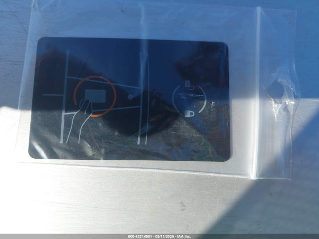 2024 TESLA MODEL Y 7SAYGDEE4RA234652 Photo 10