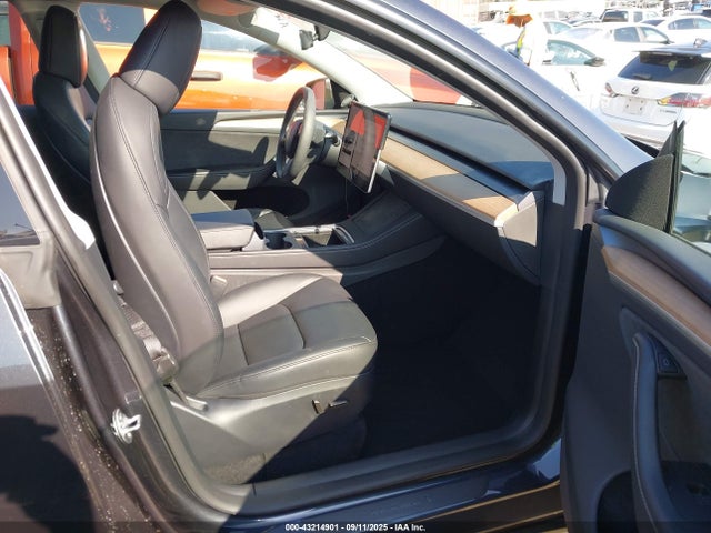 2024 TESLA MODEL Y 7SAYGDEE4RA234652 Photo 4