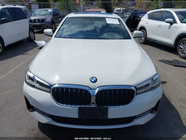 WBA53BH01MWX05211 BMW 530I
