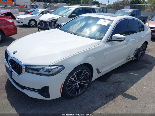 WBA53BH01MWX05211 BMW 530I