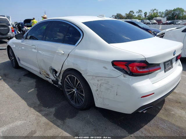 WBA53BH01MWX05211 BMW 530I