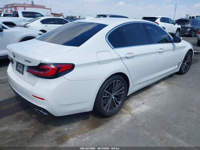 WBA53BH01MWX05211 BMW 530I