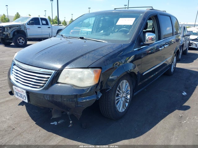 Chrysler 2014 2014 2C4RC1CG3ER332993 Image 2
