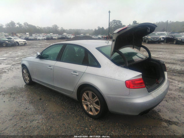 2010 AUDI A4 WAUAFAFL3AN052573 Photo 2
