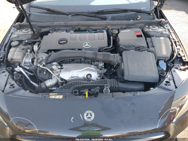 W1K3G4EB6NJ372539 Mercedes-Benz m260