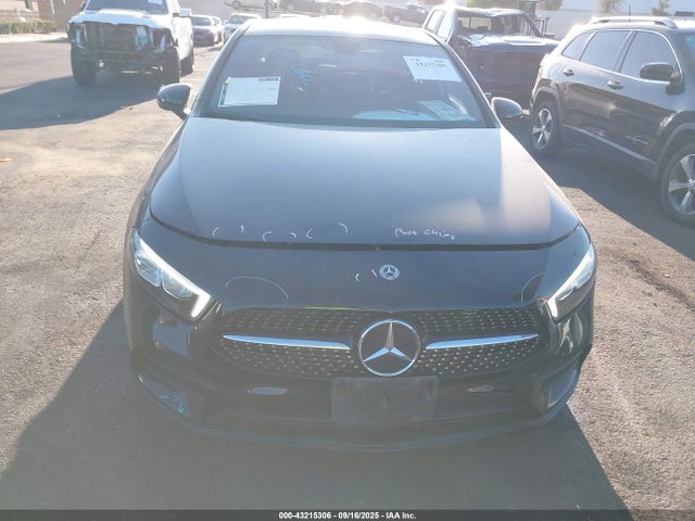 W1K3G4EB6NJ372539 Mercedes-Benz m260