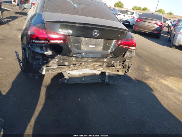 W1K3G4EB6NJ372539 Mercedes-Benz m260