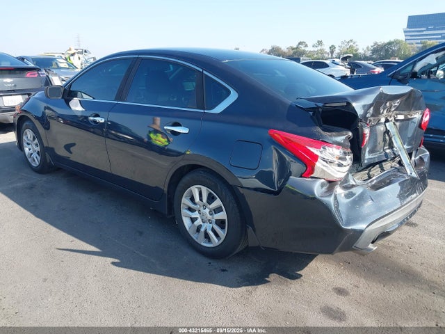 1N4AL3AP8HC487957 Nissan 2017
