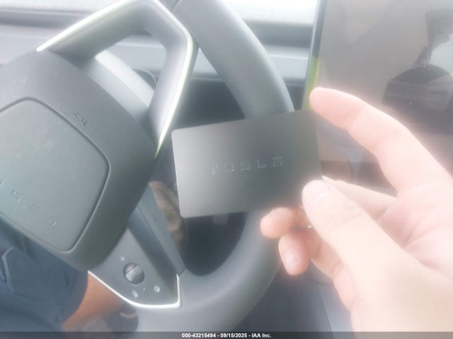 2026 TESLA MODEL Y 7SAYGDEE9TA411509 Photo 10