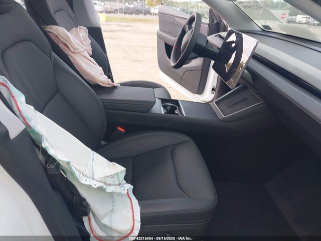 2026 TESLA MODEL Y 7SAYGDEE9TA411509 Photo 4