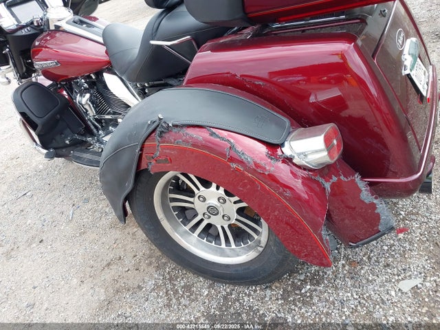 1HD1MAD39HB853465 Harley-Davidson Flhtcutg Tri Glide Ultra