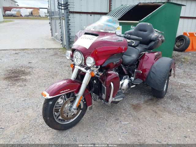 1HD1MAD39HB853465 Harley-Davidson Flhtcutg Tri Glide Ultra