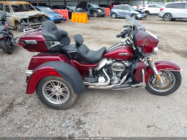 1HD1MAD39HB853465 Harley-Davidson Flhtcutg Tri Glide Ultra
