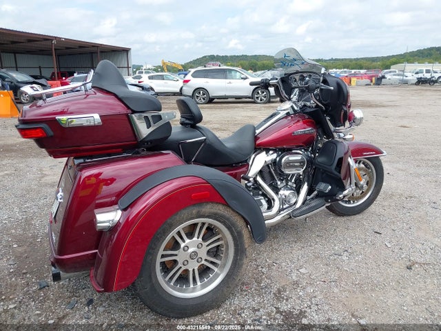 1HD1MAD39HB853465 Harley-Davidson Flhtcutg Tri Glide Ultra