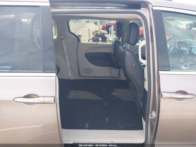 Chrysler Pacifica 2017 2C4RC1BG6HR577390 Image 8