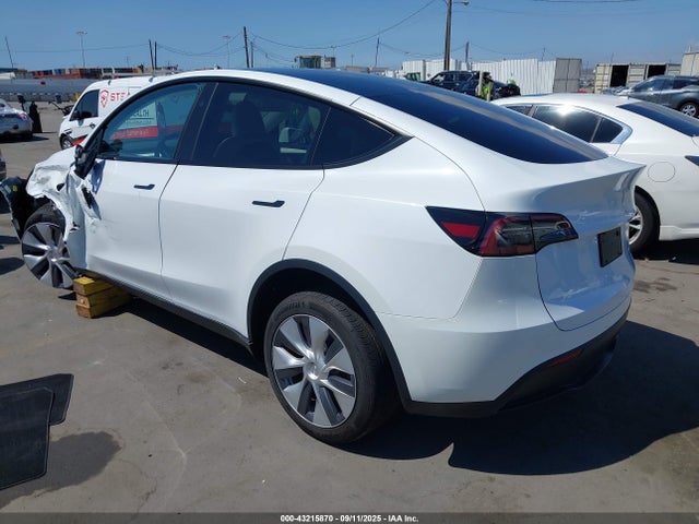 2023 TESLA MODEL Y 7SAYGDEE3PF913425 Photo 2