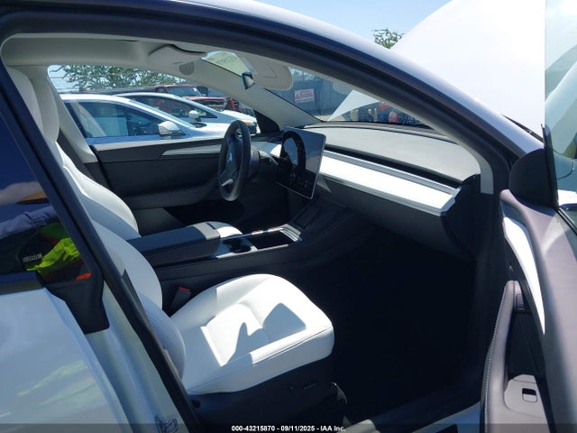 2023 TESLA MODEL Y 7SAYGDEE3PF913425 Photo 4
