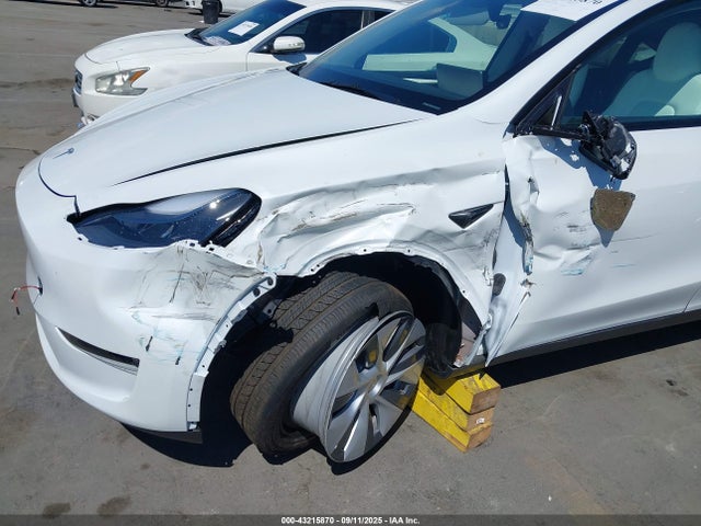 2023 TESLA MODEL Y 7SAYGDEE3PF913425 Photo 5