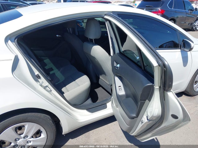 KIA dohc mpi nu 2015 KNAFK4A64F5335396 Image 8