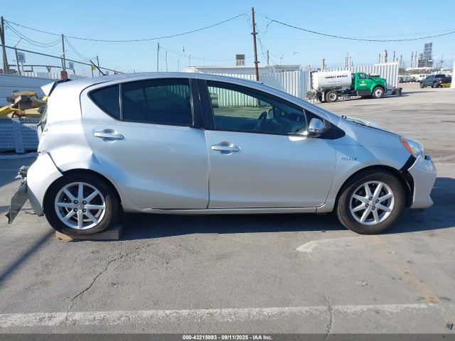 JTDKDTB38E1566124 Toyota 1nz-fxe+1lm