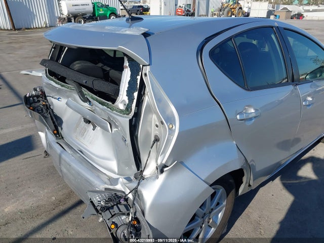 JTDKDTB38E1566124 Toyota 1nz-fxe+1lm