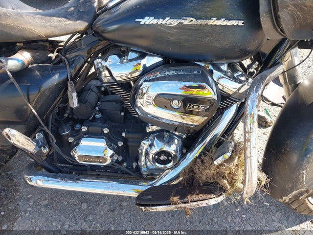 Harley-Davidson Road Glide 2018 1HD1KHC19JB665176 Image 8