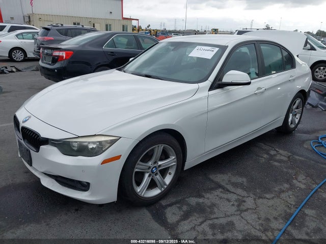 WBA3B1G54ENS79569 BMW 2014