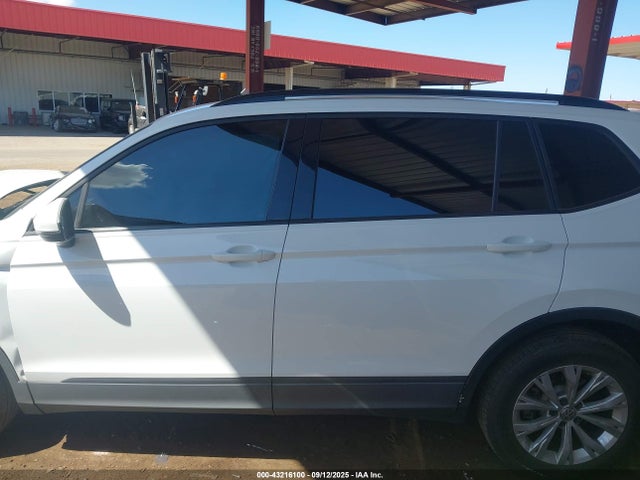 3VV1B7AX3JM067887 Volkswagen Tiguan
