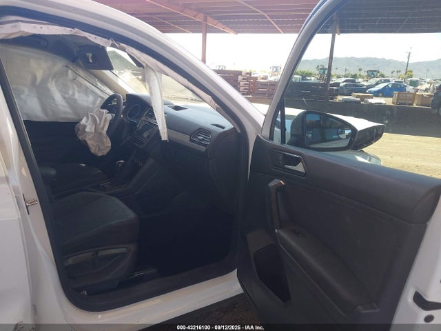 3VV1B7AX3JM067887 Volkswagen Tiguan