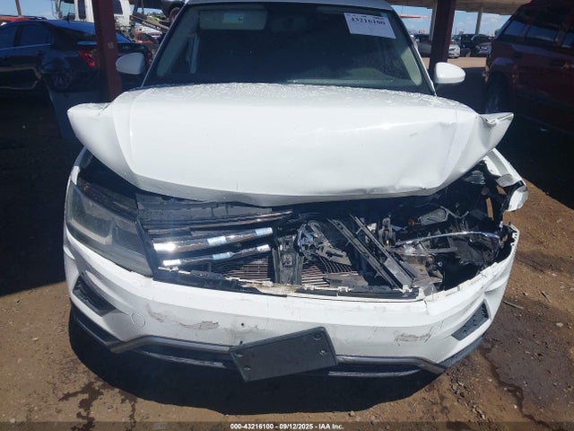 3VV1B7AX3JM067887 Volkswagen Tiguan