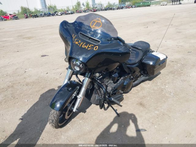 2018 HARLEY-DAVIDSON FLHX 1HD1KBC12JB634400 Photo 1