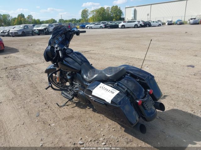 2018 HARLEY-DAVIDSON FLHX 1HD1KBC12JB634400 Photo 2