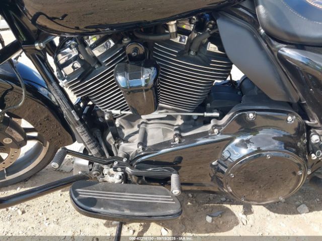 2018 HARLEY-DAVIDSON FLHX 1HD1KBC12JB634400 Photo 8