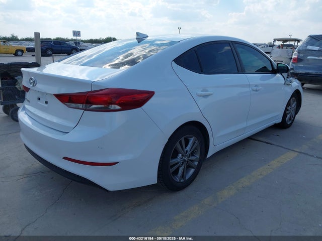 5NPD84LF4HH060413 Hyundai Elantra