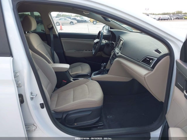 5NPD84LF4HH060413 Hyundai Elantra